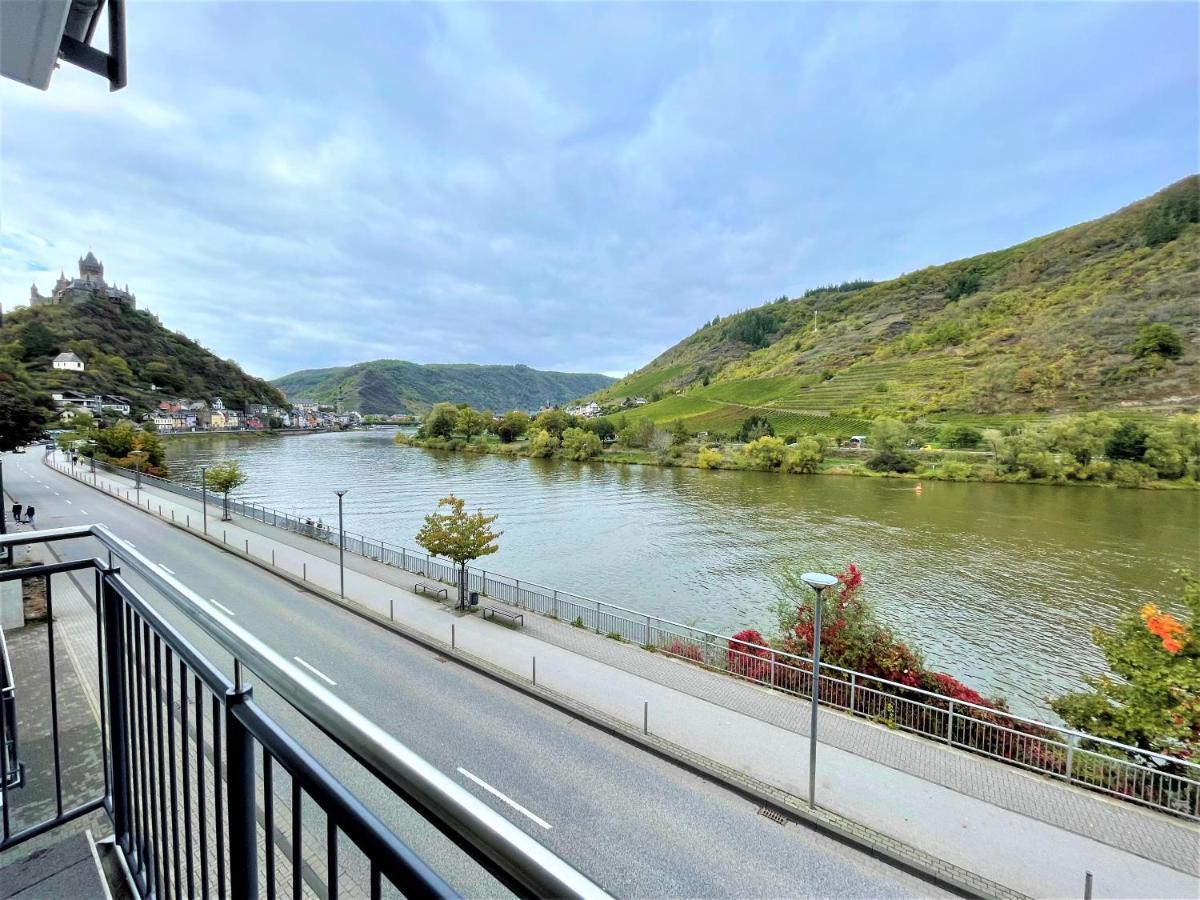 Moselpromenade Villa Moselufer, Panorama & Burg Cochem Blick, Netflix, Balkon Экстерьер фото